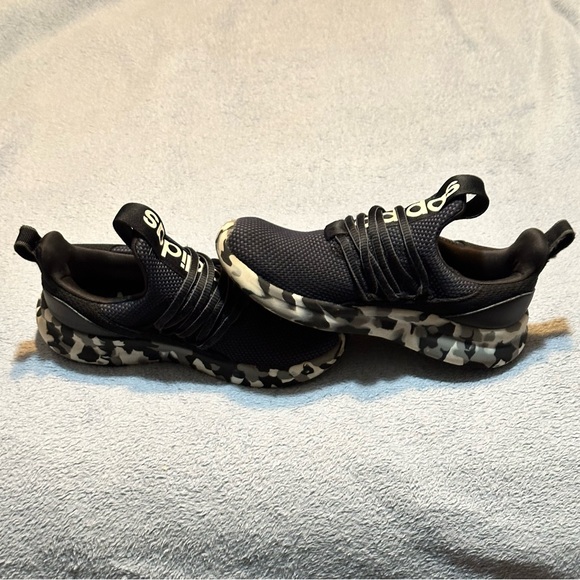 Boys Size 1.5 Adidas Slip On Sneakers - Picture 3 of 6